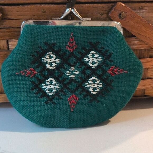 Vintage Green Embroidered Coin Purse Mini Bag Silver Hardware Kiss Lock Closure - Picture 1 of 10